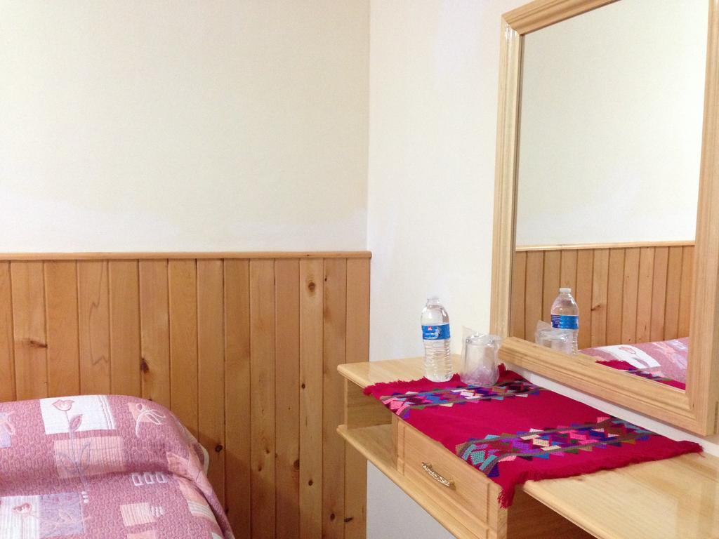 Hotel Posada Las Rosas San Cristóbal de Las Casas Zimmer foto