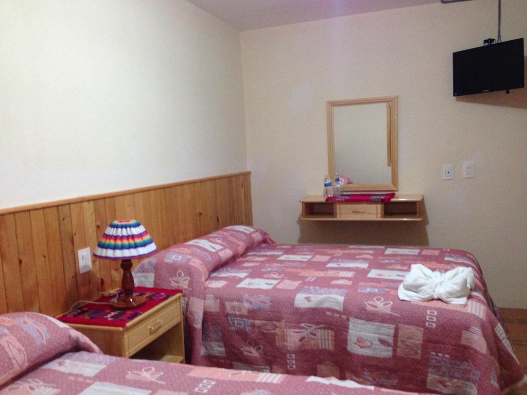 Hotel Posada Las Rosas San Cristóbal de Las Casas Zimmer foto