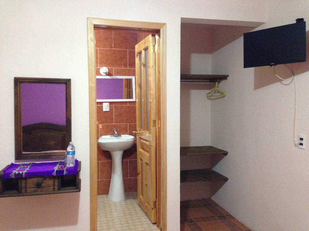 Hotel Posada Las Rosas San Cristóbal de Las Casas Zimmer foto